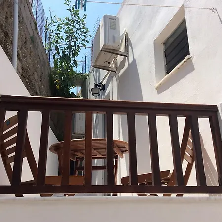Filippos Apartman Adámasz